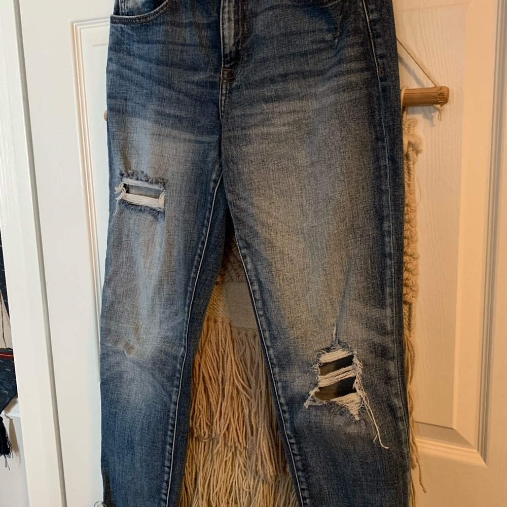 Buckle/willow root distress boycut. Sz 26 (4-6) brand new. Never worn. Tried on